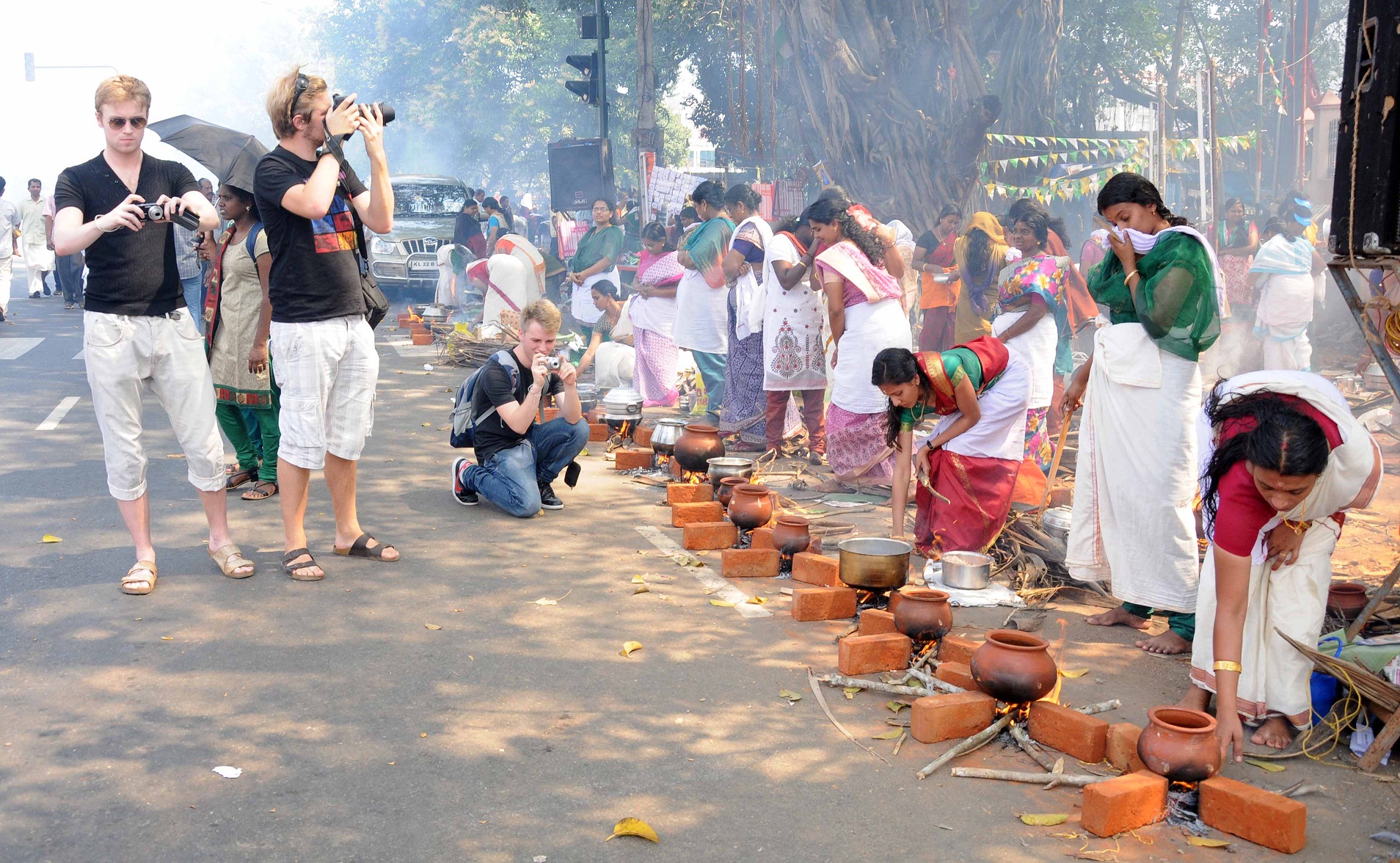 Kerala women celebrate Attukal Pongala | Hill Post