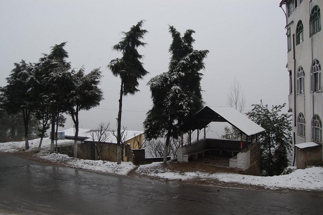 The view of snow near Barog