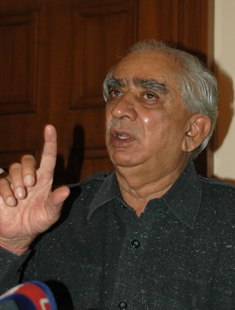 Jaswant talking to the media after being expelled from BJP