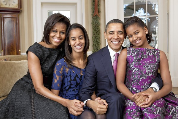 Obama bars daughters from Facebook