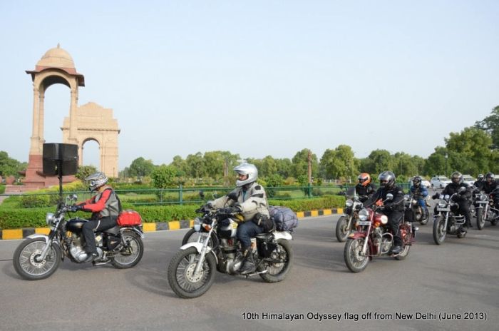 100 bikers take on the mighty Himalayas_1